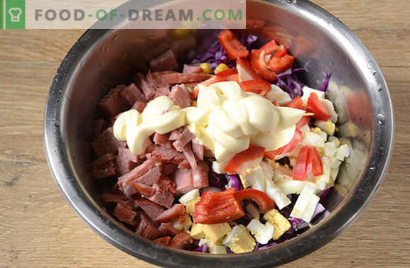 Red cabbage salad - bright, tasty, vitamin! How to quickly cook a salad of red cabbage with pepper, corn, sausage and eggs