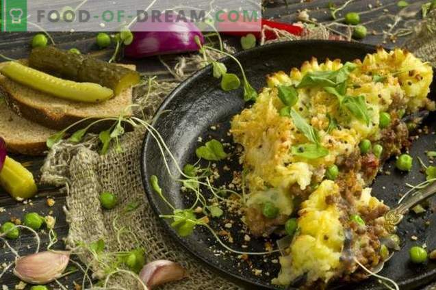 Potato pie with minced meat and vegetables