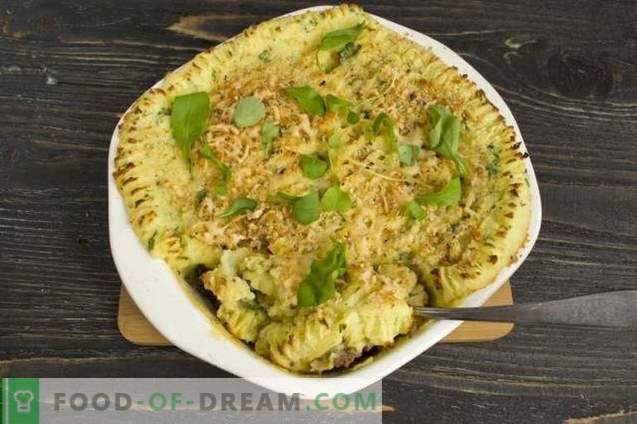 Potato pie with minced meat and vegetables