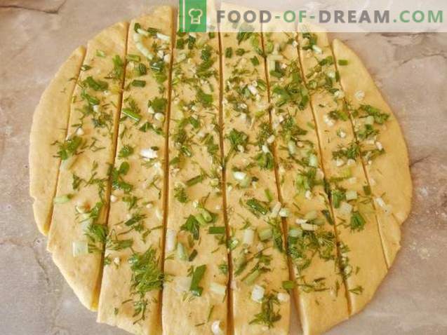 Spiral Bread with Herbs and Garlic