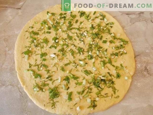 Spiral Bread with Herbs and Garlic