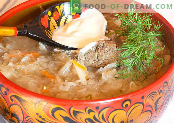 Sauerkraut soup in a slow cooker, recipes with pork, mushrooms, beans, chicken, classic