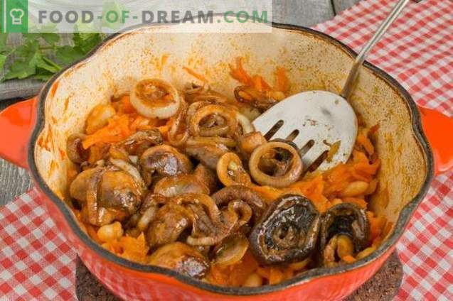 Stewed Beans with Mushrooms