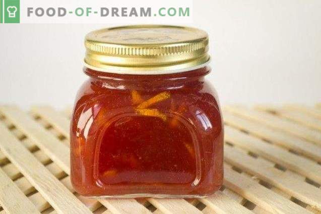 Apple jam with cranberries and citrus