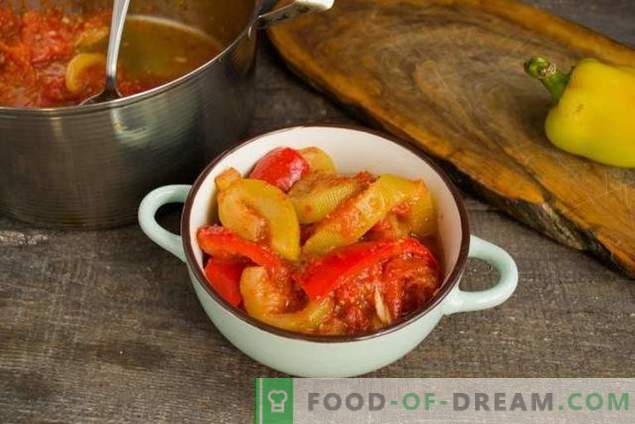 Zucchini stews with tomatoes and peppers