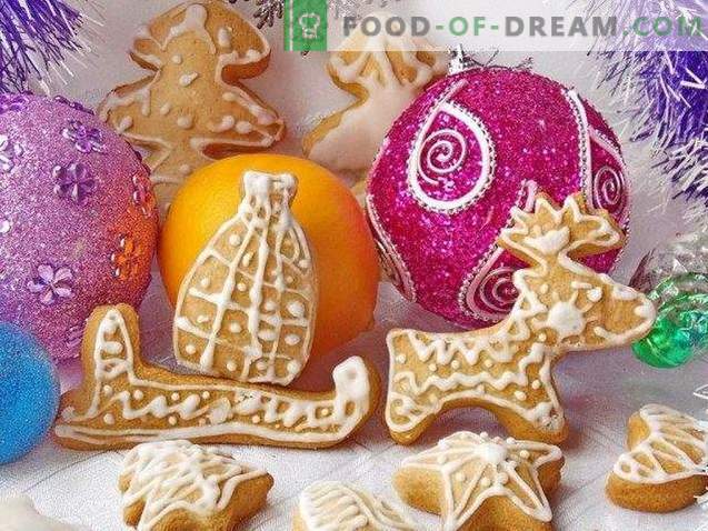 Christmas gingerbread with glaze