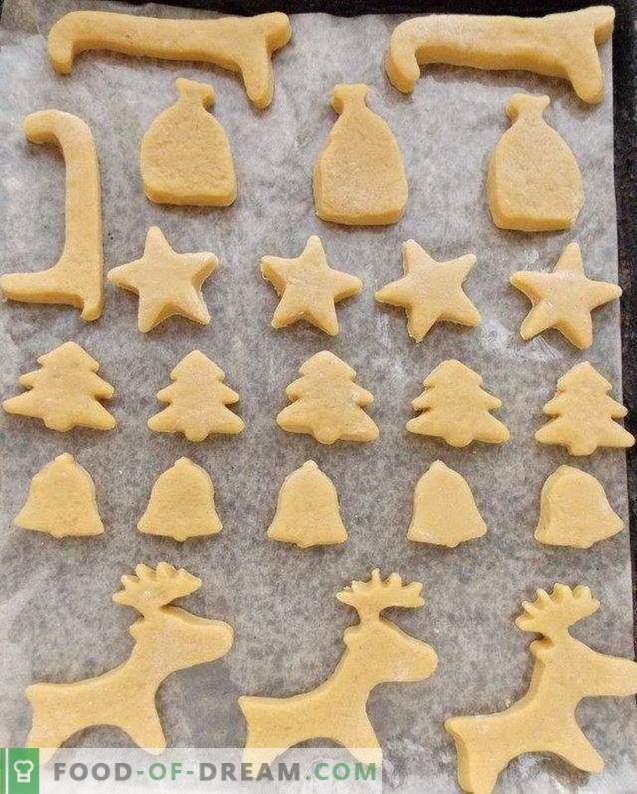 Christmas gingerbread with glaze