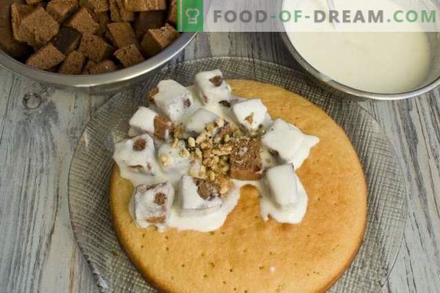 Sponge cake with walnuts and sour cream