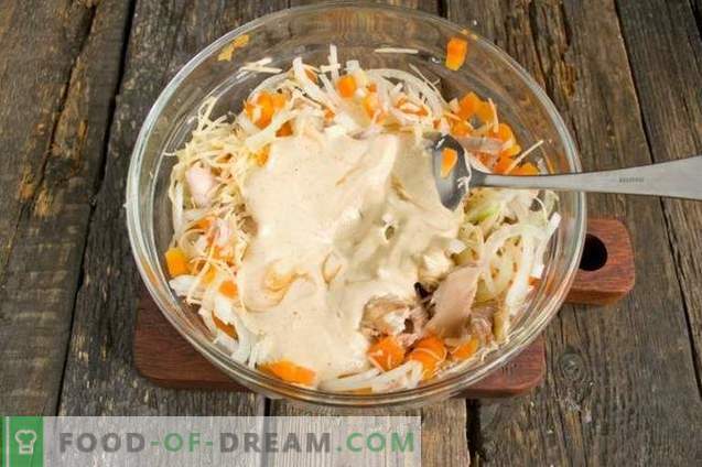 Chicken Salad with Carrots and Cheese