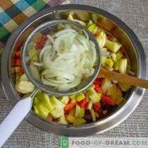 Vinaigrette with apple and sauerkraut - delicious salad to fasting