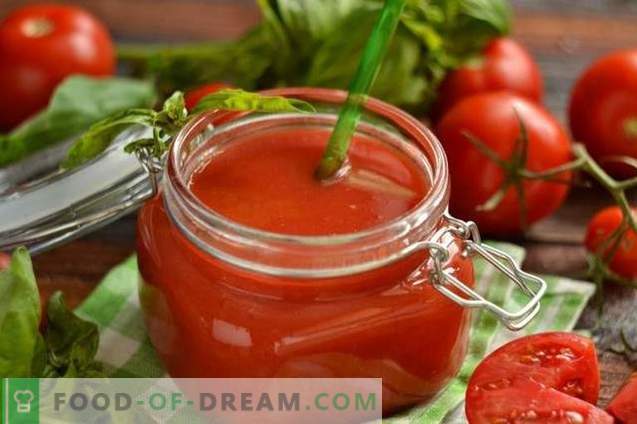 Homemade tomato juice in a blender