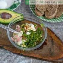 Sandwich with avocado and shrimps - easy and tasty