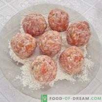 Meatballs baked in tomato sauce