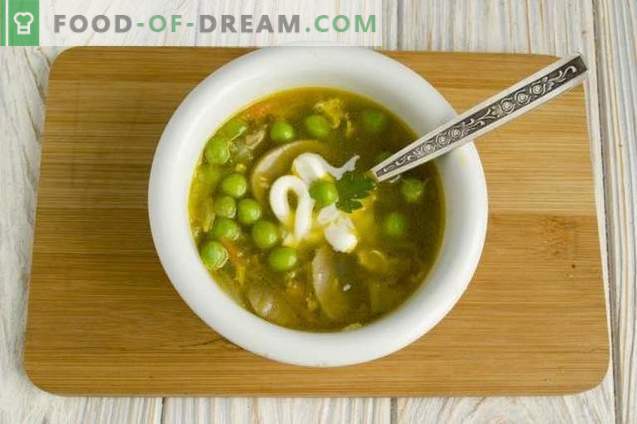 Chicken Soup with Green Peas and Mushrooms