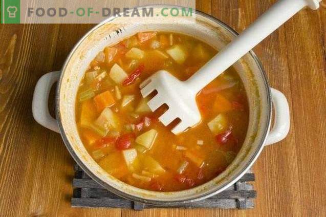 Vegetable soup with chicken meatballs
