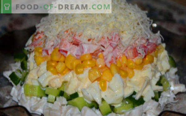 Salad with canned fish, recipes with apple, carrots, crackers, mushrooms, beans