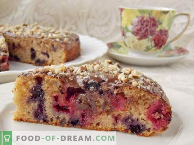 Half-flour cake with cherries and blueberries