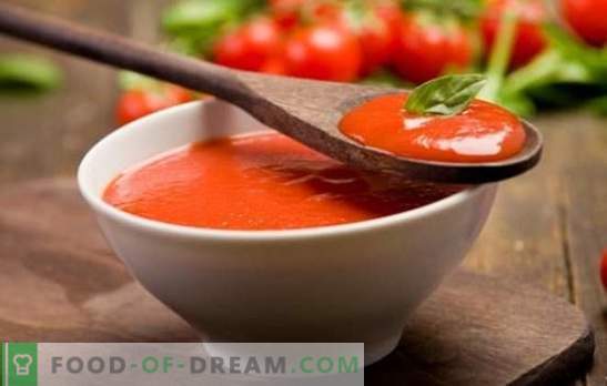 Tomato sauce at home - naturally! Homemade tomato sauce from fresh tomatoes, tomato paste or juice, with chili pepper, herbs, garlic