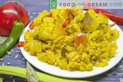 Vegetarian curry rice with apples
