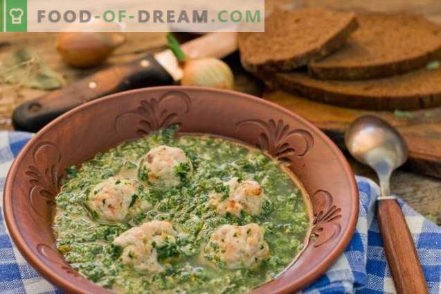 Spinach Soup with Meatballs