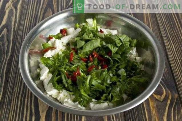 Salad with curd, spinach and cilantro