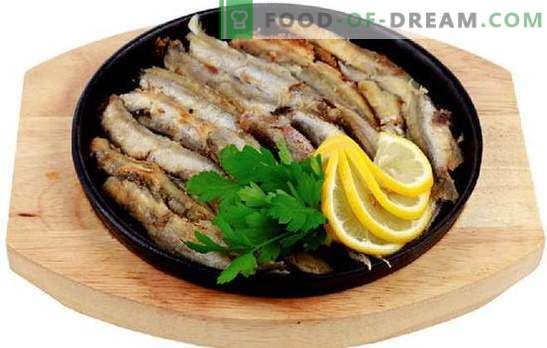 Cheap and tasty - fried capelin in a frying pan. Popular and easy-to-cook recipes of fried capelin in a pan
