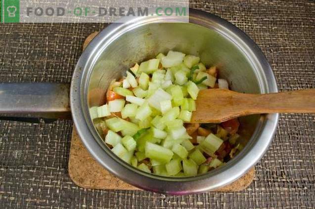 Vegetarian cream soup - classic Indian cuisine