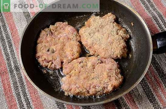 Mincemeat chops: tender, juicy, with a crispy crust. Author's step-by-step photo recipe for minced meat chops, fried in a pan in breadcrumbs
