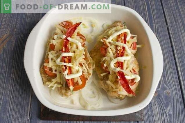 Delicious chicken fillet with cheese in the oven