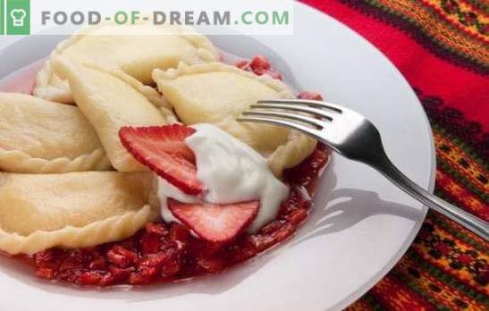 A special category of dumplings - steamed strawberries. Recipes for dough, toppings and sauces for steamed strawberry dumplings
