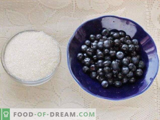 Blueberries grated with sugar