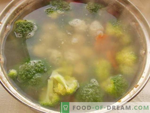 Broccoli soup and meatballs