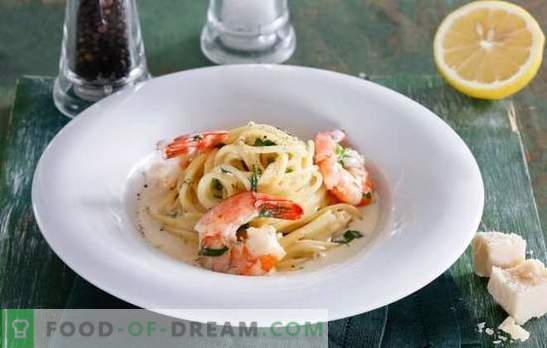 Spaghetti with shrimps in a creamy sauce - a riot of taste! Spaghetti recipes with shrimps in cream sauce with cheese, cherry tomatoes, broccoli, wine