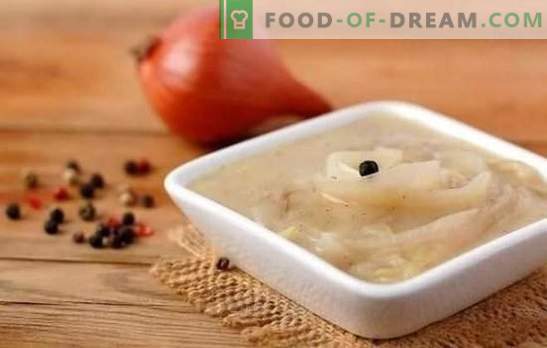 Onion sauce is unusually simple, unrealistically tasty! Recipes onion sauces with white and red wine, cream, tomato, sour cream, bacon