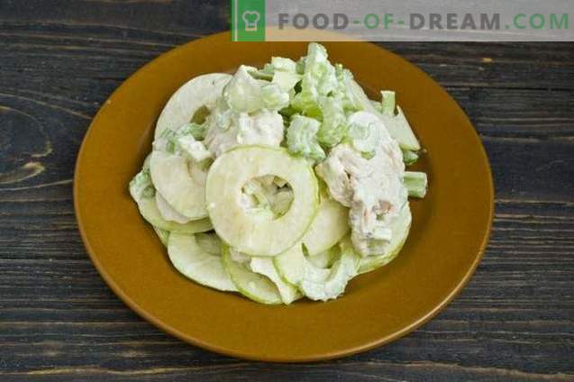 Waldorf Salad with Chicken and Almonds