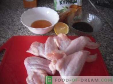 How to cook delicious chicken wings in the oven with honey and soy sauce