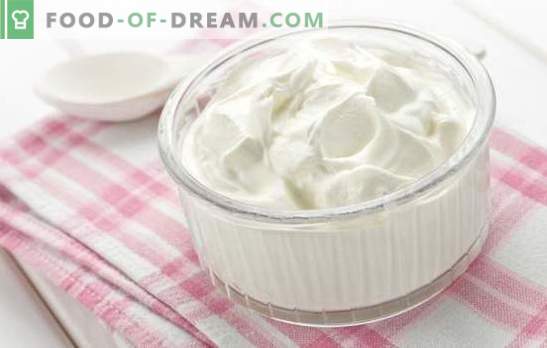 Sour cream cream: a healthy dessert and a universal cream for homemade cakes. Sour cream cream recipes for every taste: chocolate, custard, with condensed milk, with honey