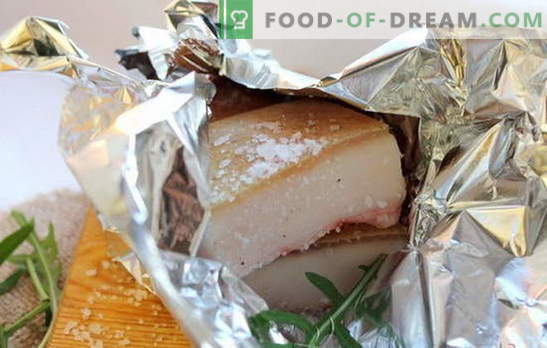 Lard in the oven in foil: recipes for useful baked delicacy. How to cook fat in the oven in foil correctly and tasty