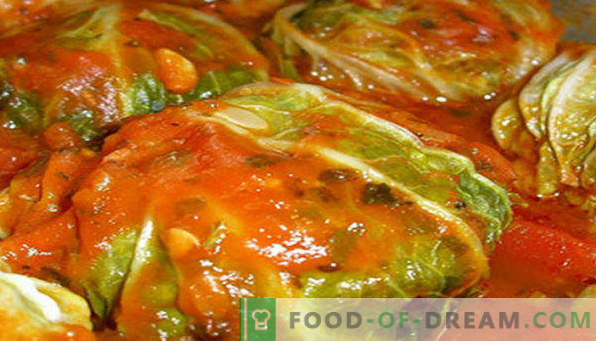 Cabbage cabbage rolls in the oven, multi-cooker, in cream sauce, with tomato