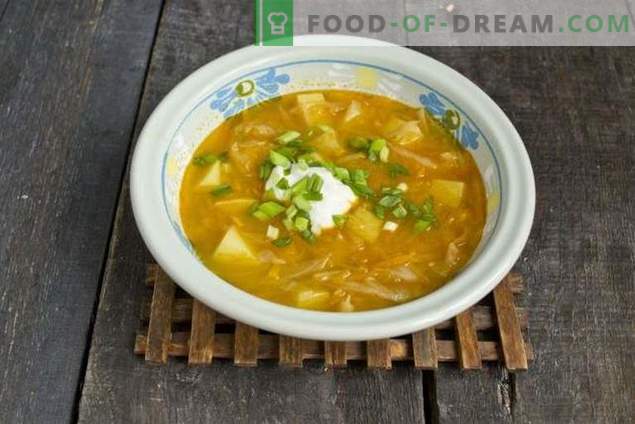 Delicious vegetarian soup with pumpkin for fasting days