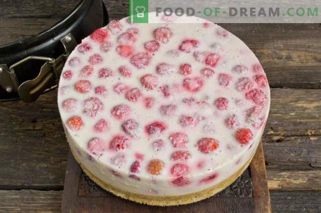 Cheesecake with Strawberries without Baking
