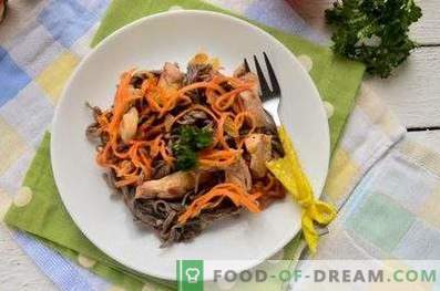Buckwheat noodles with chicken and vegetables